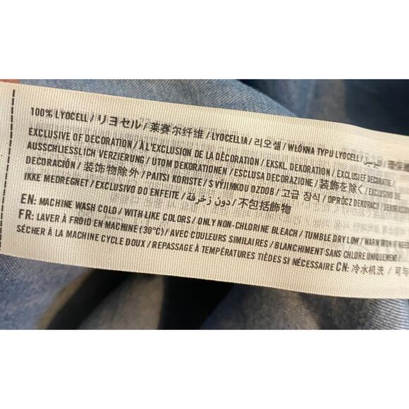 Abercrombie & Fitch Womens Small Blue Chambray Lyocell Shirt Pockets Tie Neck - Picture 6 of 7